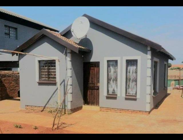 2 BEDROOM HOUSE FOR SALE IN SOSHANGUVE EAST
